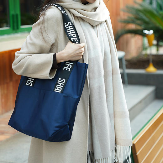 【趁早文创】趁早彩虹托特包单件手拎设计感大容量通勤包旅行休闲包轻便电脑包 商品图1