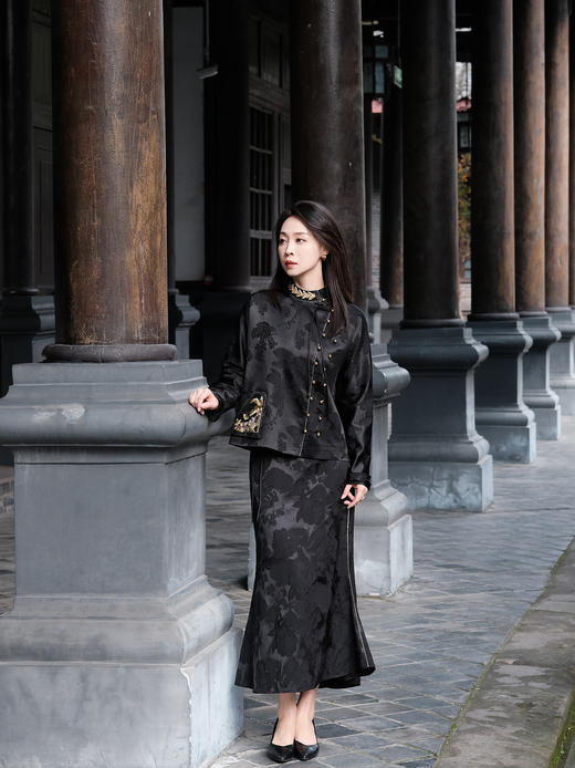 盛唐婧 |朱墨黑新中式流苏鱼尾半裙 商品图0