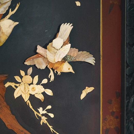 【已售】独角鹿西洋古董 20世纪初日本大正时期出品硬木镂雕「花卉飞鸟图」芝山镶嵌三曲屏风 商品图2