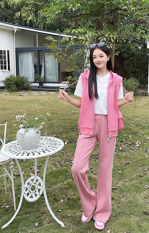 带帽左胸绣线拉链马甲 9521060024 商品图6