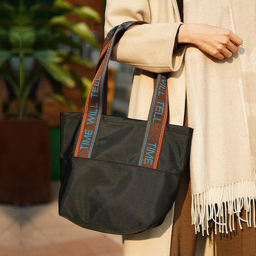 【趁早文创】趁早彩虹托特包单件手拎设计感大容量通勤包旅行休闲包轻便电脑包 商品图2