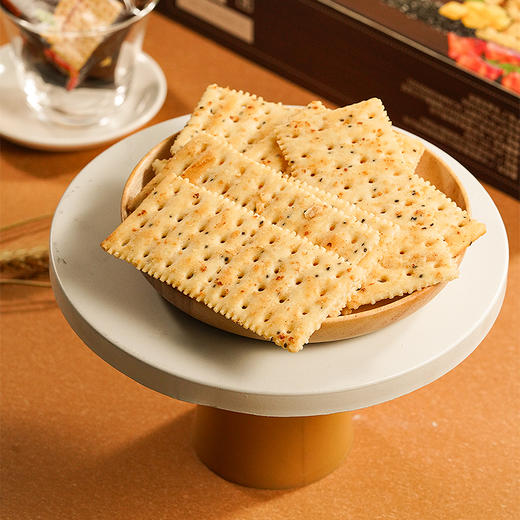 广州酒家 黑松露培根腊肠苏打饼干咸味休闲零食小吃早餐办公室下午茶 商品图7
