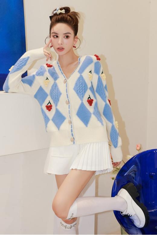 Stay2Weeks 撞色菱格毛绒球球针织开衫 14828 商品图1