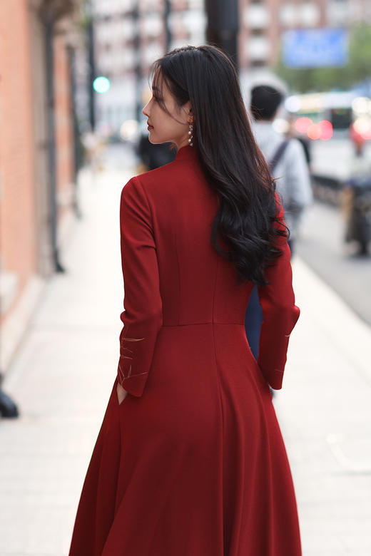 逸红颜明月优选 #新年好运针织裙【红竹】细腻金色竹叶绣花，中式清雅奢华，惊艳显瘦! 商品图5