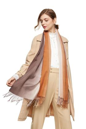 AVA 三色渐变流苏围巾 7959
