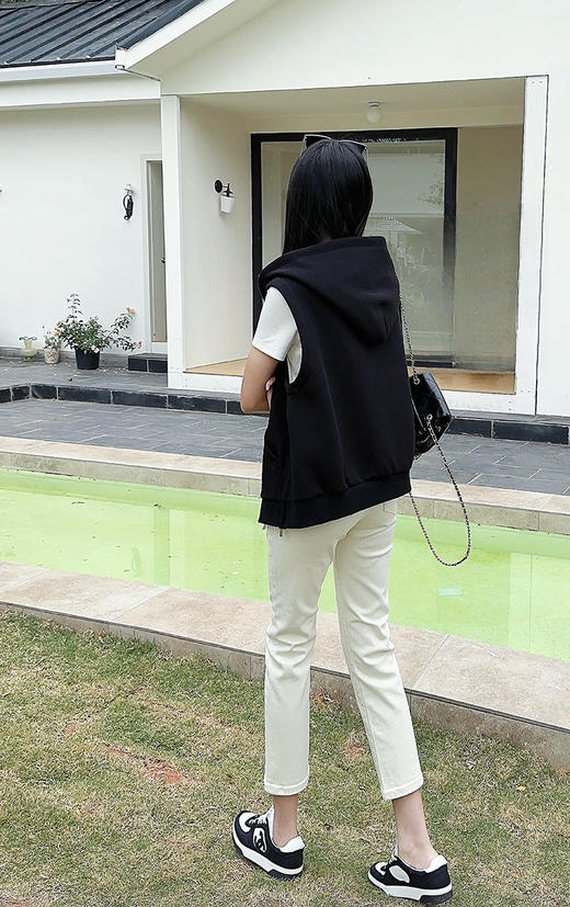 带帽左胸绣线拉链马甲 9521060024 商品图5