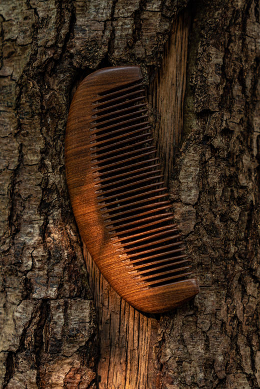 📣29.9一把‼梳出明星同款高颅顶～【进口龙凤檀木气垫按摩梳】  按摩头皮促进血液循环，保护毛囊  用过的全是好评，保证是你用了就不想换的梳子🤙 商品图9