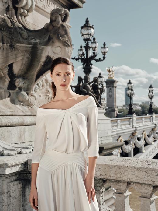 MaisonQiXin CC200119 法式优雅一字肩打褶扭结真丝衬衫 商品图1