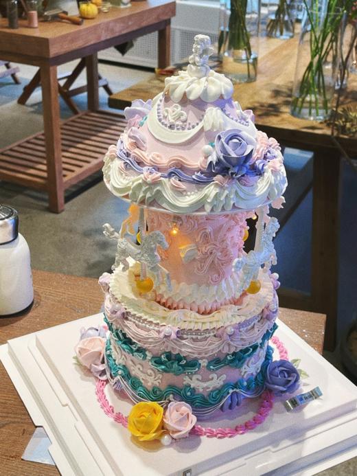 小公主的旋转木马【工艺复杂，需提前1-2天预定，背景音乐🎶店里自己配乐的】·奶油霜蛋糕 商品图0