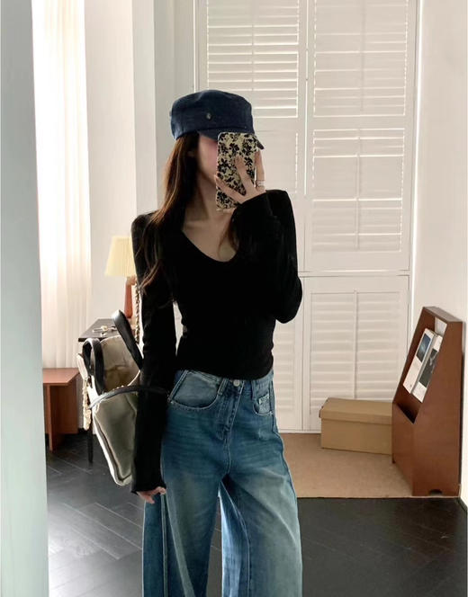 官网799！断码 内家羊毛醋酸保暖带胸垫二合一长袖打底衫女 纳米珍珠美肤V领上衣 商品图6