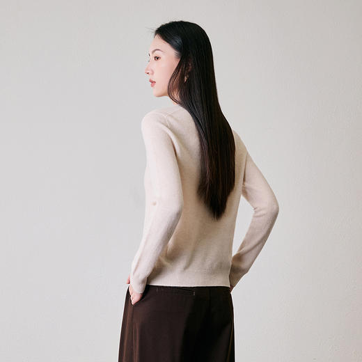 NEELLY纳俪商场同款冬季新款通勤100%绵羊毛V领打底针织衫毛衣女N24094A07778 商品图1