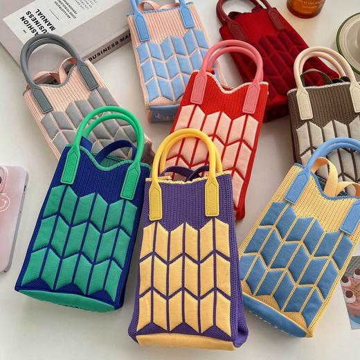 「19.9到手！十几款可选」新款爱心卡通针织手机包 女韩版单肩斜跨包出游零钱包小手提箱包 商品图1