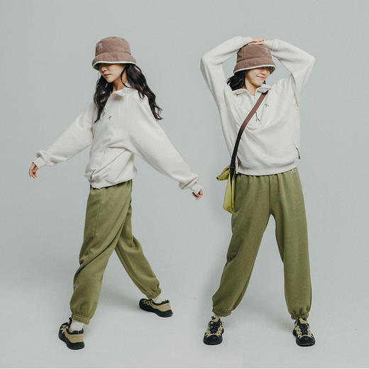 【品牌直发-降价福利】ACMEITEM爱棵米 户外亲子花灰运动长裤宽松针织休闲长裤子男女GAF3020821E 商品图3