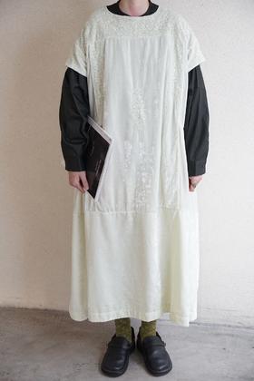 Aodress手工刺绣丝绵连衣裙