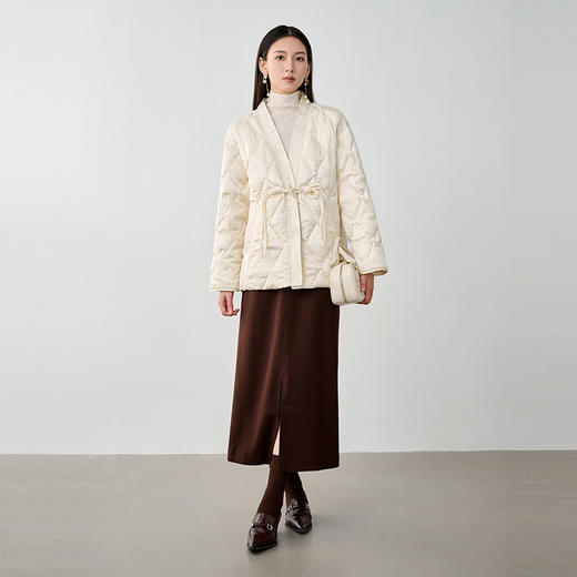 NEELLY纳俪商场同款冬季新款新中式盘扣V领爆款羽绒服女90%白鸭绒N24104L03301 商品图2