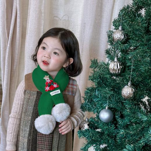 【柔软舒适，儿童圣诞围巾】初冬里的一份温暖，送给可爱的小宝贝。多色可选，精选面料，柔软舒适。交叉围脖，适合1-12岁的男女童。送给TA一个节日礼物，让TA绽放更美好的笑容！ 商品图2