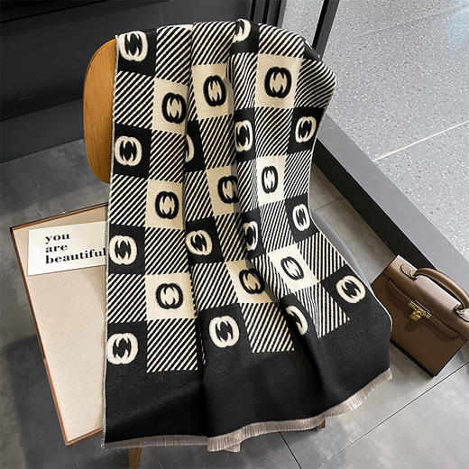 2024秋冬季新款仿羊绒围巾女士欧美风格铁塔图案保暖外搭多用围脖！ 商品图5