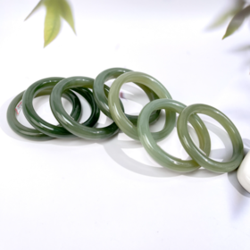 和田玉手镯-湖水绿