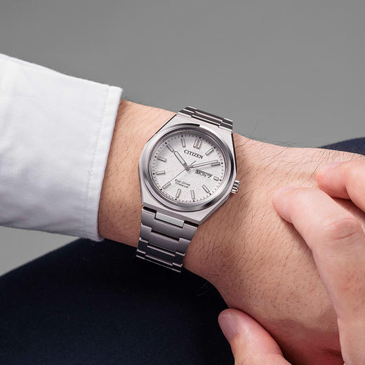 西铁城/CITIZEN光动能舒博™钛复古简约时尚男表AW0130-85A 商品图5
