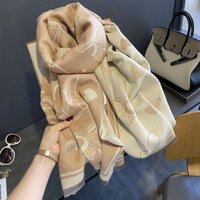 2024秋冬季新款仿羊绒围巾女士欧美风格铁塔图案保暖外搭多用围脖！