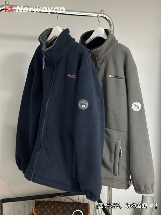 新增夹克外套！超帅气❗️出口订单！挪威远征科考队专用【情侣款5色立领、连帽摇粒绒户外功能性外套】防寒抗寒零下-15度❗️冬天行走的小暖炉 ✅源头工厂直发！无中间多层差价，市面上最低！重点：超厚款 商品图13