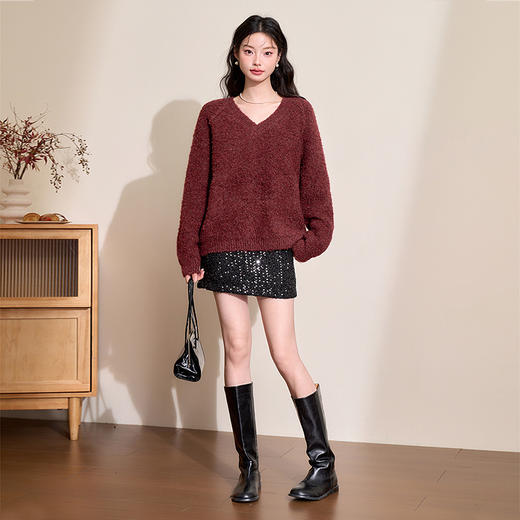 西遇短款V领毛衣女冬季新款温柔纯色慵懒风宽松套头上衣D0043998 商品图1