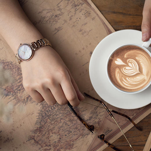 西铁城光动能女表EM0533-82Y 商品图4