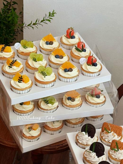 「当季水果·cupcake纸杯蛋糕·12个装」北海道配方有内馅·100%动物奶油（提前24小时预订） 商品图0