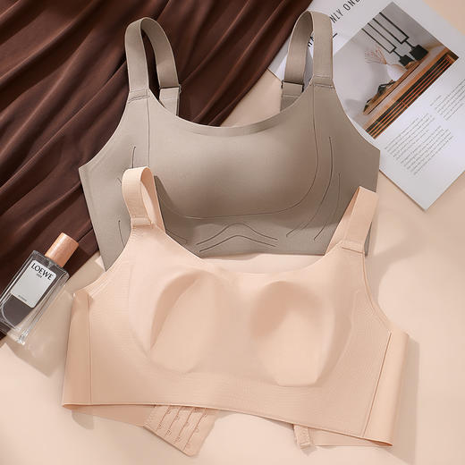 【高性价比】【反重力提拉秋季无痕运动内衣女薄款聚拢上托防下垂无钢圈文胸   瓷白月河【买1送1，需拍2】 商品图9
