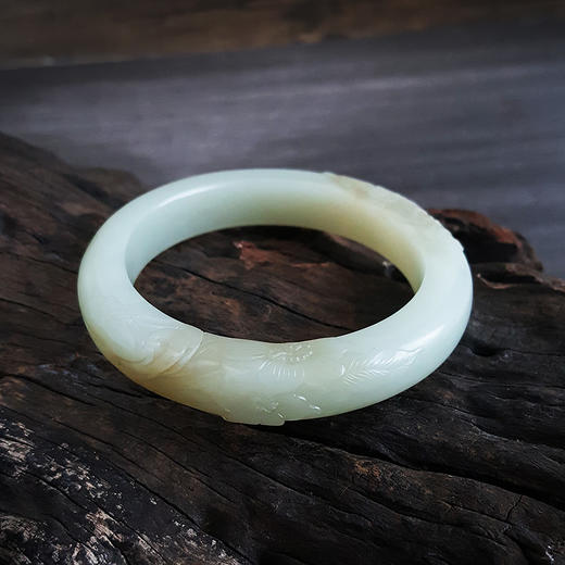 【天然正品】天然新疆料油润度佳雕花和田玉青玉54号手镯54.3MM女士现售价：2380！031024NJS03 商品图2