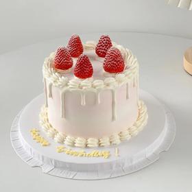 简约小草莓淋面蛋糕