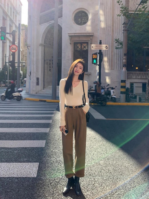 官网799！断码 内家羊毛醋酸保暖带胸垫二合一长袖打底衫女 纳米珍珠美肤V领上衣 商品图8