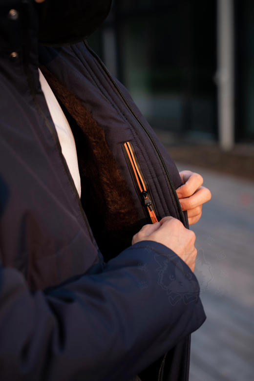 【韩国🇰🇷 NECHEER柏奥玛·金标棉服系列】  ✅，银泰、上海新天地在售，官方授权，正品防伪  ✅石墨烯导热+两侧仿貂绒设计，零下可穿，一件过冬  ✅黑科技疏水设计，防水防风防油污 商品图7