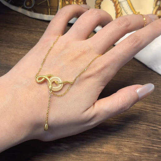 【福利❗️19.9抢🔥蛇年平安扣项链】秋冬百搭，新年运气爆棚，迎接幸福新气象！金色灵蛇精致钛钢不掉色白玉髓锁骨链年货礼盒情人节 商品图3