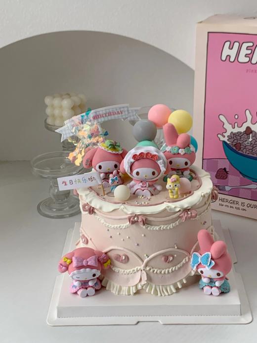 美乐蒂简约手绘卡通蛋糕 商品图0