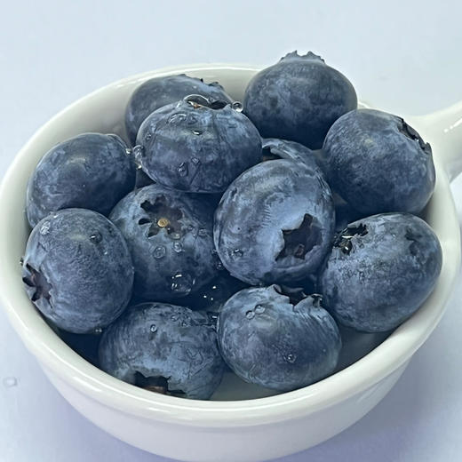 花香蓝莓  全球蓝莓品种天花板 馥郁独特的花香味 无法抗拒的脆爽和香甜  独特花香味的蓝莓 真正的嘎弸脆❗让你爱不释手❗根本停不下来❗ 商品图1