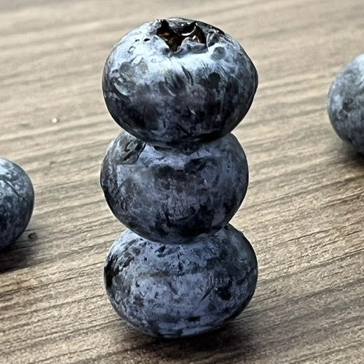 花香蓝莓  全球蓝莓品种天花板 馥郁独特的花香味 无法抗拒的脆爽和香甜  独特花香味的蓝莓 真正的嘎弸脆❗让你爱不释手❗根本停不下来❗ 商品图5