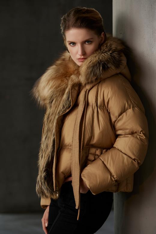 SAFICOO  时尚休闲 狐狸毛领夸张口袋设计式羽绒服 商品图1