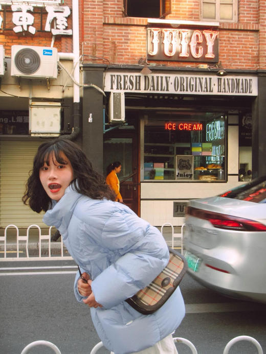 【仟梓赫 男女同款情侣立领面包棉服】♦️最大码可穿到200斤❗️冬日行走的小火炉🔥降温的日子就要陷在面包棉服里呀～  商品图4