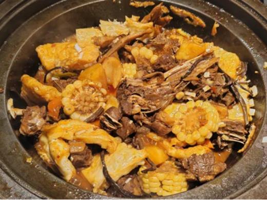 【港点湾家散养大雁鹅】🦢真正的无药残无激素无抗生素👇👇👇 十年如一日，💗遵循自然养殖之道 ，👏食五谷杂粮，👍饮山泉水，肉质鲜美 😋 商品图1