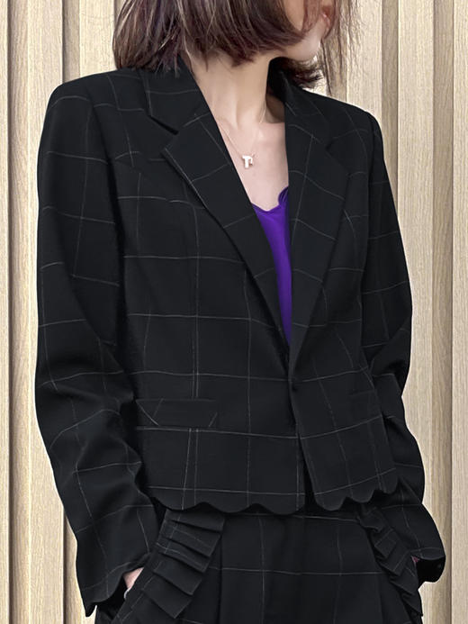 TYNVIE 黑色格纹短款西装外套 商品图10