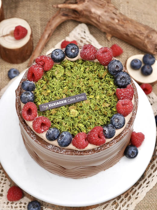 【树莓迪拜巧克力】树莓微酸解腻，巧克力口感醇厚，搭配开心果碎的香浓。 商品图4