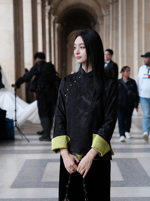 东方境X郭培| 黑色提花刺绣薄棉新中式上衣 商品图4