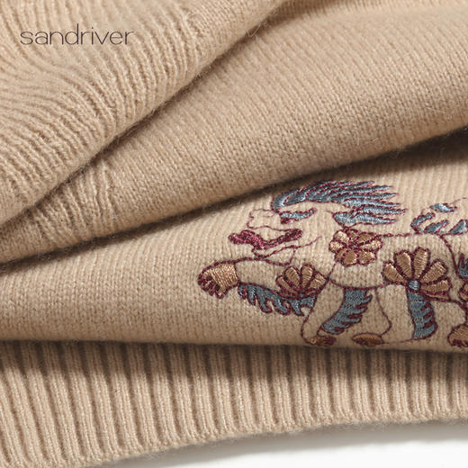 西藏羊绒“吉祥狮”刺绣双翻领女套衫SJF96W557N 商品图5