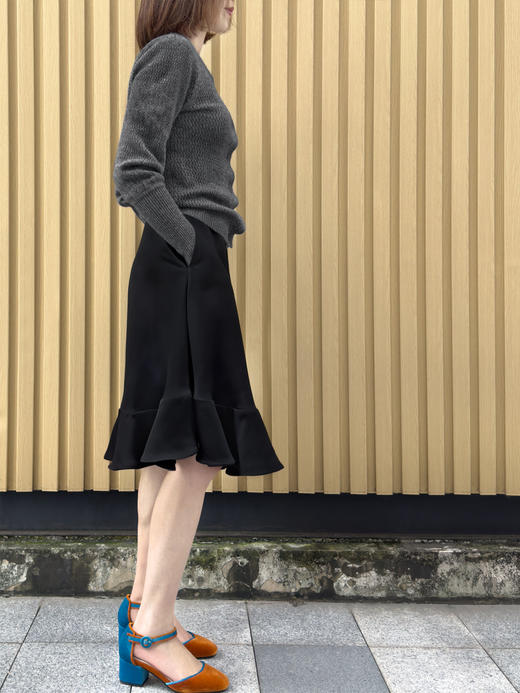 TYNVIE 黑色荷叶边下摆A字及膝长裙 商品图2