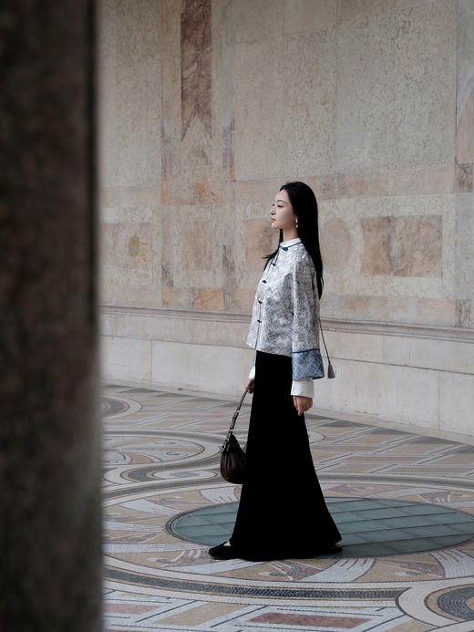 东方境X郭培| 牡丹刺绣提花新中式外套-灰蓝 商品图11