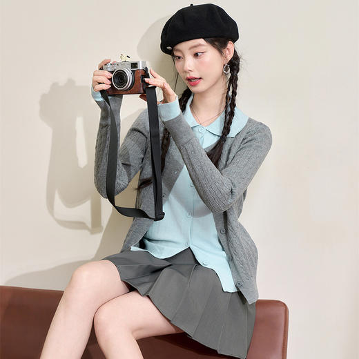 西遇短款翻领假两件上衣女新款简约通勤撞色拼接长袖D0043908 商品图3