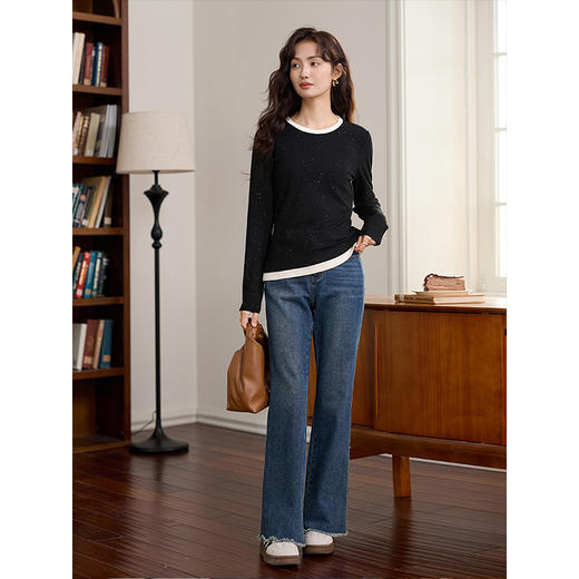 【专属特价】熙世界假两件正肩T恤上衣女长袖秋冬内搭圆领磨绒弹力针织打底衫 商品图4