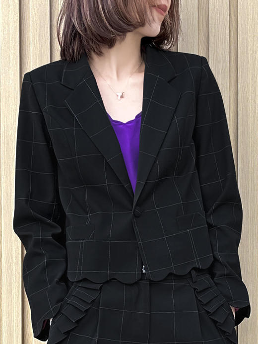TYNVIE 黑色格纹短款西装外套 商品图0