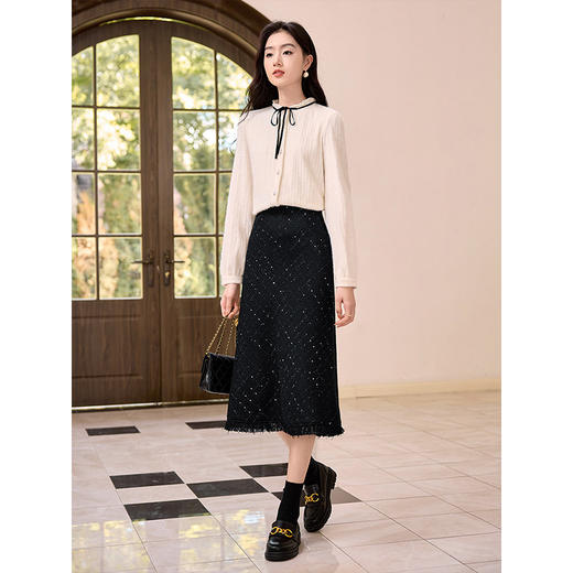 【年终特卖】熙世界黑色小香风粗花呢半身裙女秋冬新款亮片毛呢a字包臀直筒裙 商品图4